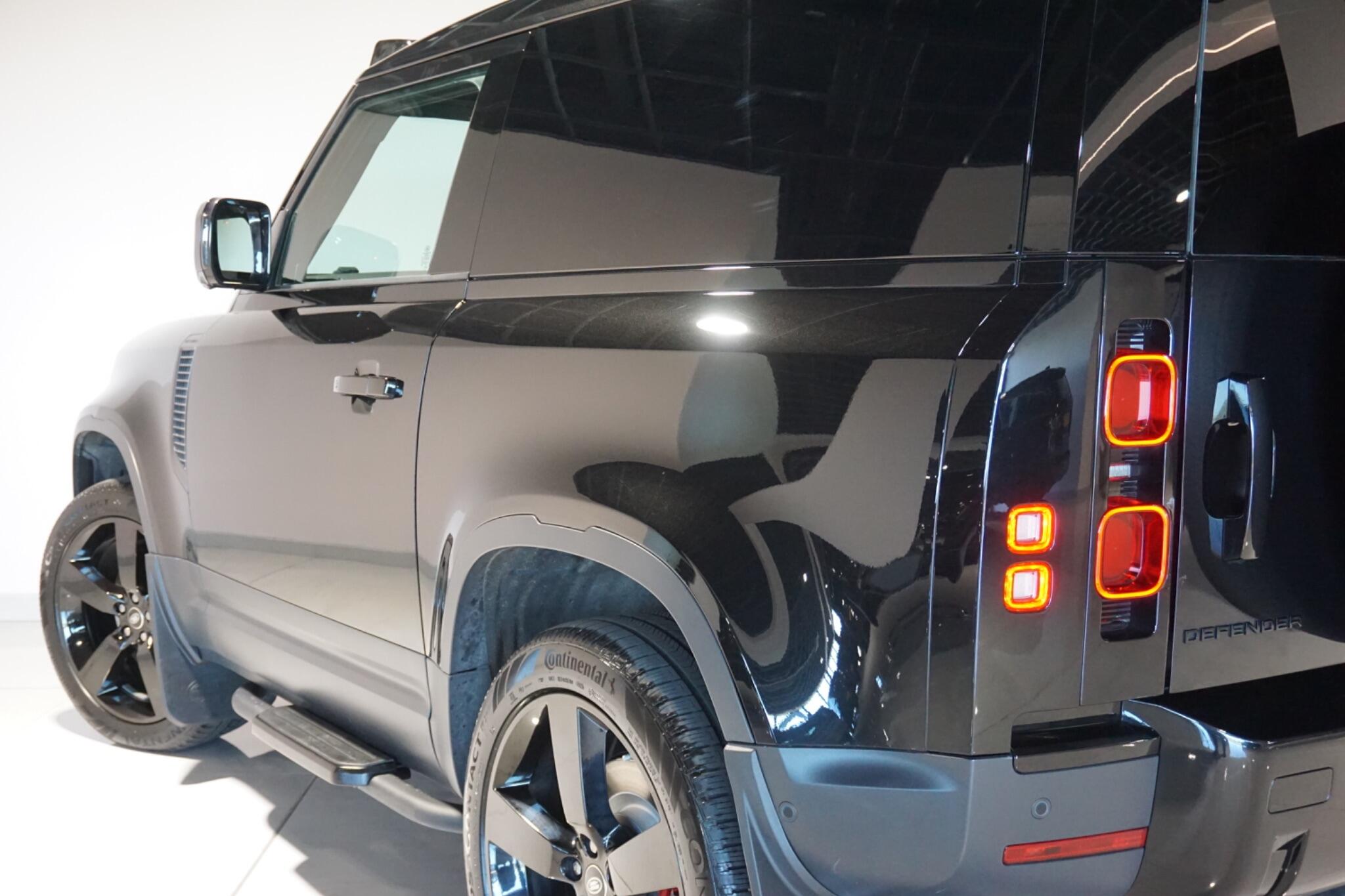 Land Rover Defender 90 3.0 D250 MHEV SE Hard Top SUV 3dr Diesel Auto 4WD SWB Euro 6 (s/s) (250 ps)